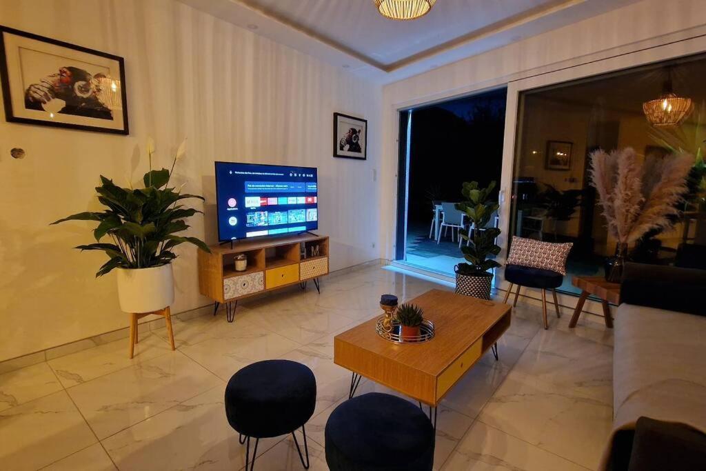 Suite Prestige Logement Neuf Avec Spa Et Ecran De Cinema En Rez De Jardin Кольмар Экстерьер фото